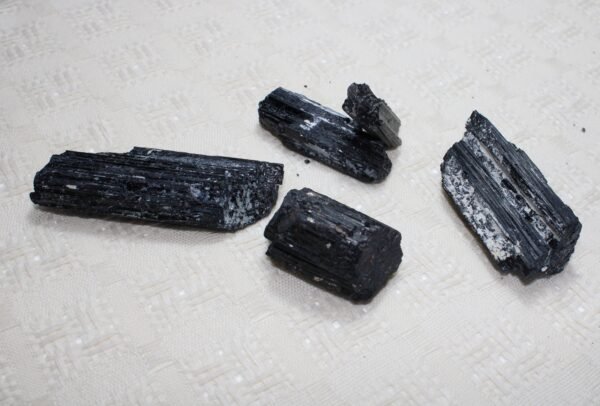 Turmalina Negra en Bruto