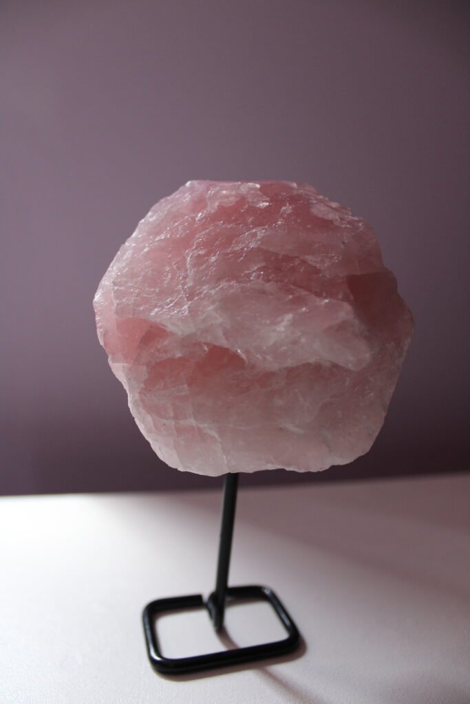 Peana de Cuarzo Rosa en Bruto